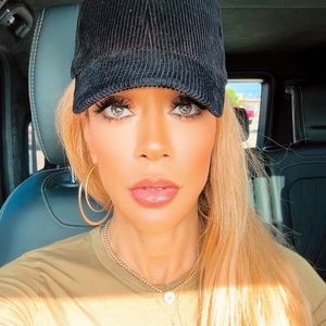 Meet your Posher, Dana